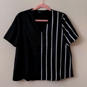 Women's blouse Shein Size curve 0XL Black with white stripes. NWOT
